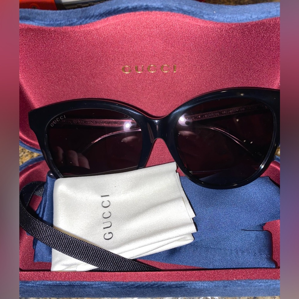 🌞GUCCI *Authentic* shiny Black Cat-Eye Sunglasses🌞